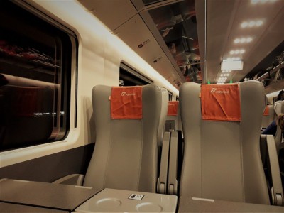 Interni modulo a salottino treno Frecciarossa - livello di servizio Standard
