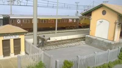 Vista del magazzino merci adiacente la stazione.