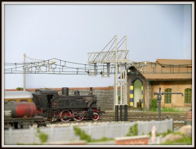 Zona sud della stazione con rimessa. <br />Qui siamo sulla curva sud che immette sul tratto del P.L.