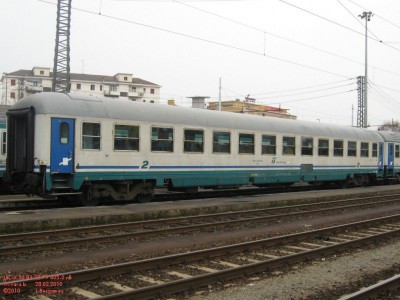 Vettura tipo X &quot;Open Space&quot; per servizi regionali
