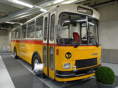 800px-FBW_Postauto_50_U_1975.JPG