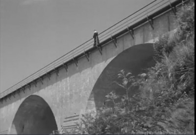 don camillo sul ponte.JPG