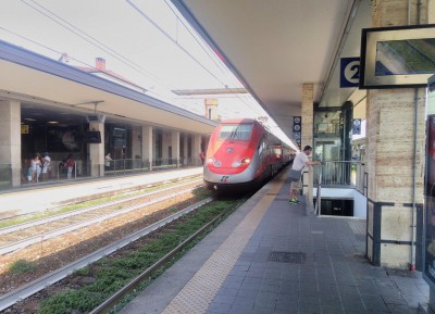 Treno Frecciarossa Venezia - Torino in arrivo a Brescia