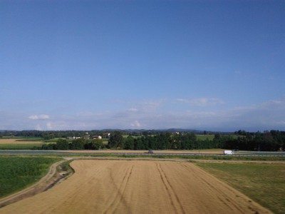 Panorama nei pressi di Alice Castello (VC). In primo piano l'autostrada Torino-Trieste.