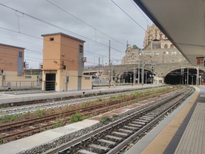 Stazione di Genova Piazza Principe, binari lato Ventimiglia