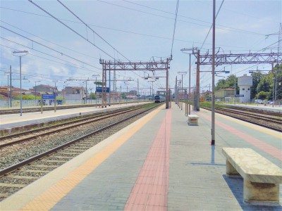 Stazione di Viareggio (LU). Binari lato Pisa/Lucca.