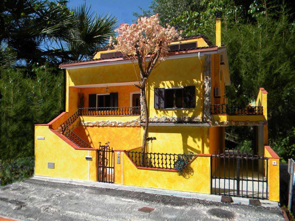 067 diorama "la casa di valy e fede in scala 1:43"