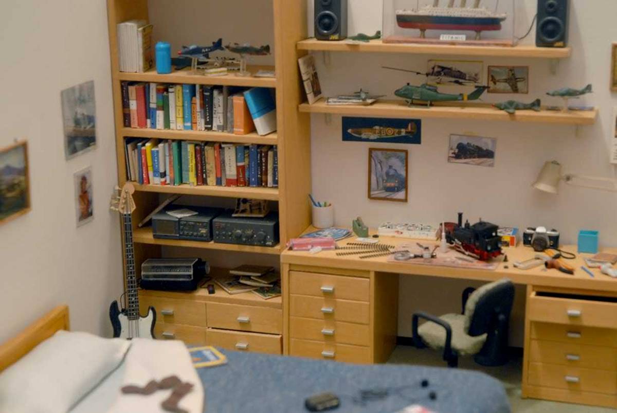 088 diorama ferroviario "il plastico nel plastico" Libreria fatta con cassette