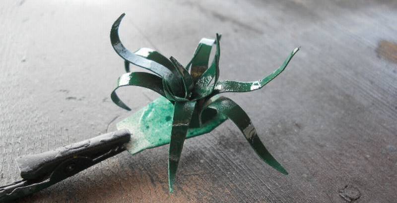 Agave autocostruita in cartoncino