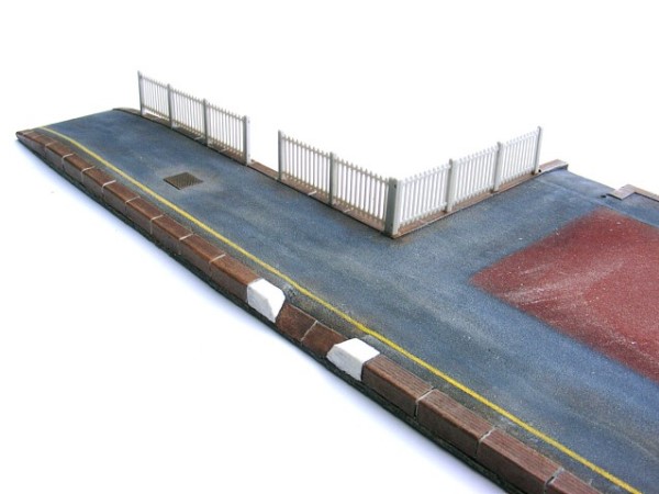 Marciapiede di stazione