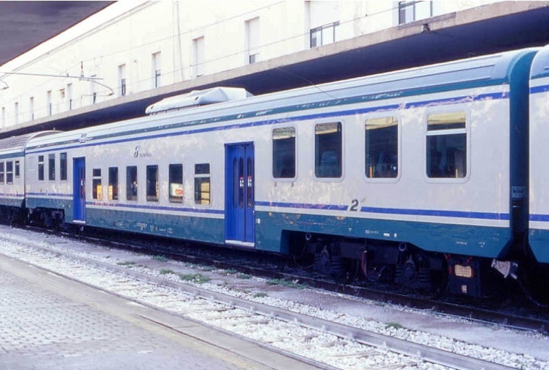 Carrozza vicinale a piano ribassato