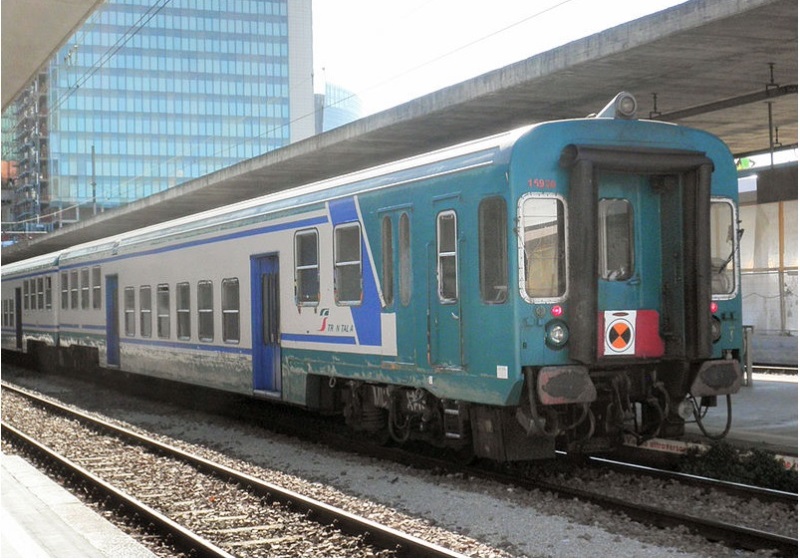 Carrozza vicinale a piano ribassato - Unità semipilota
