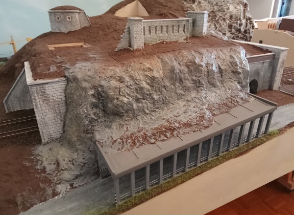 Colorazione parti rocciose