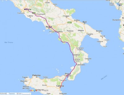 Percorso tra Roma e Catania. In viola il percorso con il treno Frecciargento, in rosso quello con il treno Intercity. Il viaggio è lungo 784 km.