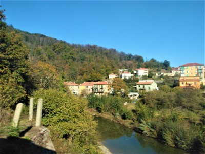 Panorama nei pressi di Ferrania - torrente Bormida di Mallare.