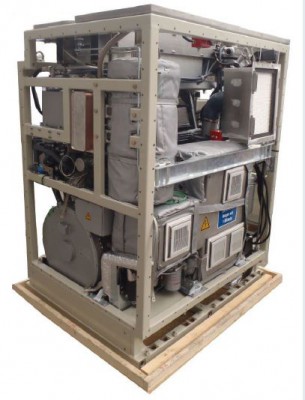 Modulo &quot;ultimo miglio&quot; costituito da generatore asincrono e motore diesel da 180 kW. La capacità del serbatoio di carburante è di 350 litri.