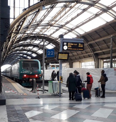 Treno Regionale Veloce 2275 Milano Centrale - Bologna