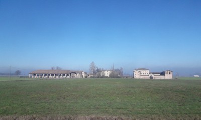 Paesaggio nei pressi di Rottofreno (PC), una tipica cascina.
