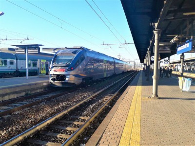 Un treno ETR 425 &quot;Jazz&quot; in stazione ad Alessandria.