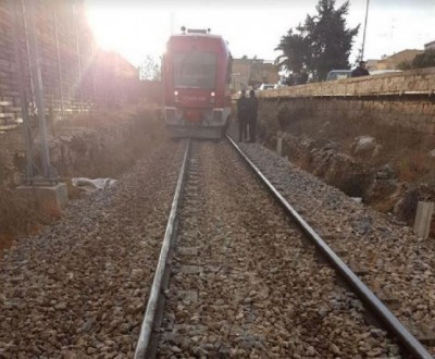 Il treno ATR 220 sviato a Castellana Grotte