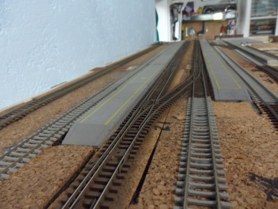 Ingresso linea s.r. sul 4° bin e deviata sul 3° entrambi a doppio scartamento .