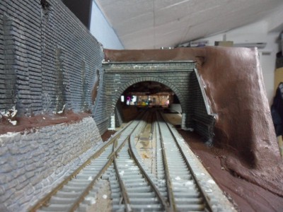Linea doppio binario, particolare ingresso tunnel