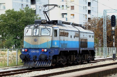 800px-HŽ_1061_series_locomotive_(14).JPG