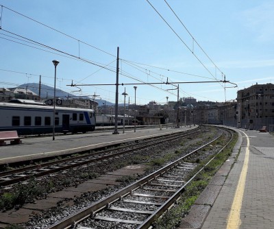 Stazione di Genova Brignole - binari lato La Spezia