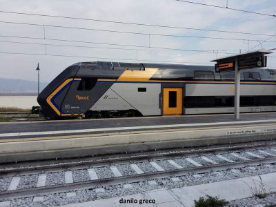 Treno ETR 421.003 appena uscito dagli stabilimenti Hitachi Rail Italy di Reggio Calabria