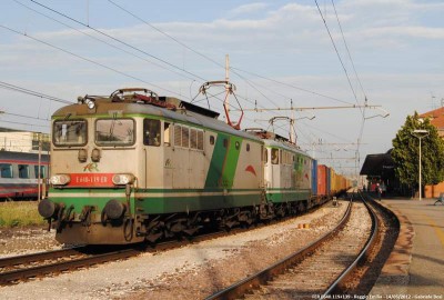 Coppia di E 640 nel 2012 a Reggio Emilia, durante il breve periodo in cui furono utilizzate da Oceanogate