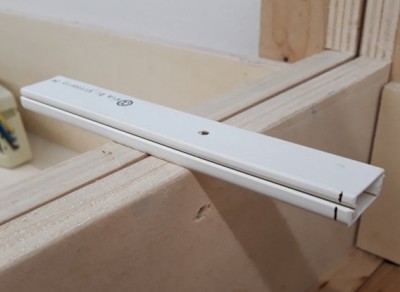 Prova per la realizzazione di passaggio cavi