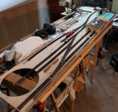 12.jpg (161.52 KiB) Visto 6331 volte Veduta aerea della zona che confina con il fondale, con il muro di cinta appoggiato provvisoriamente