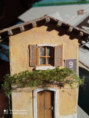 Come si può vedere, l'intonaco risulta scrostato e dà un bellissimo effetto al muro