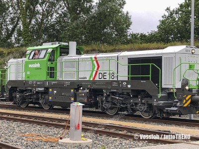 Una locomotiva Vossloh DE18 analoga a quelle inviate a Villa San Giovanni
