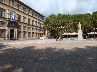 Lucca, Piazza Napoleone