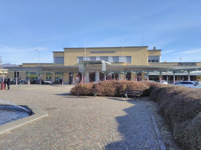 Esterno del fabbricato viaggiatori della stazione di Biella San Paolo.