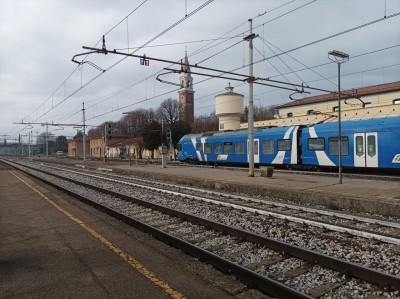 Un ETR 343 in servizio con un treno da Bassano del Grappa a Venezia nella stazione di Castelfranco Veneto