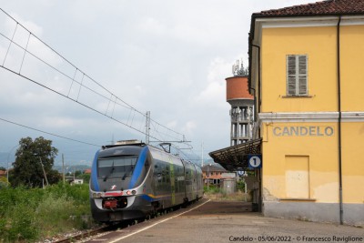 Un treno Minuetto elettrico durante le prove sulla ferrovia Biella-Santhià