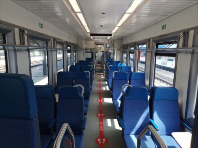 Interni treno ETR 563 CAF Civity. Questo modello è la versione monotensione del CAF Civity. Il treno ETR 564 è invece politensione e adatto anche alla circolazione in Austria e Slovenia