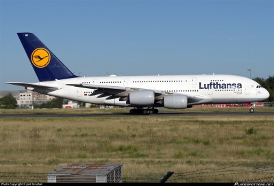 L'Airbus A380 marche D-AIMK riconsegnato a Lufthansa per entrare in servizio dopo due anni di accantonamento