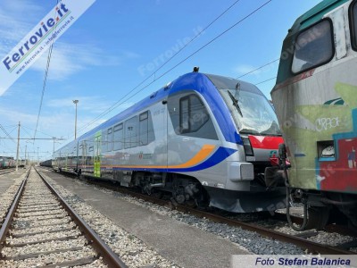 Il treno ATR 220 027 in consegna dopo la manutenzione ordinaria e nuova livrea