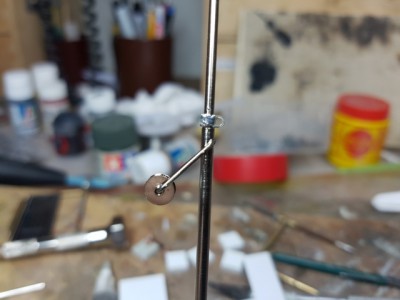 L'asola di ancoraggio in materiale fotoinciso e saldato alla struttura del palo.