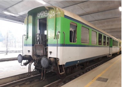 Vettura EB 930.65 accantonata a Camnago