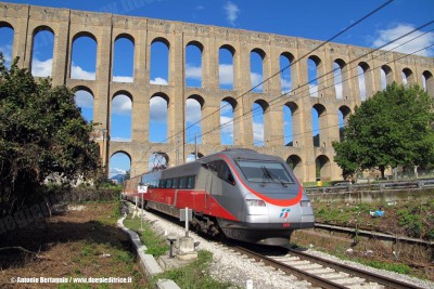 etr485_36_es9355romalecce_plkm154_532_lineacasertabenevento_acquedottocarolino1762_bertagnina_wwwduegieditriceit.jpg