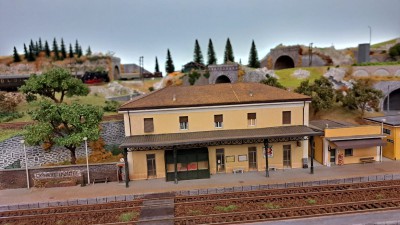 Carnate-Usmate - Fabbricato viaggiatori