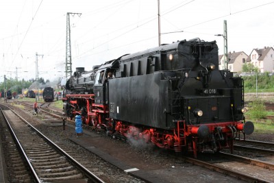 Br 41 con &quot;Oeltender&quot; in marcia a ritroso