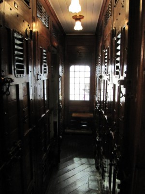 carrozza detenuti corridoio.jpg