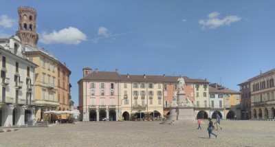 Vercelli. Piazza Cavour.
