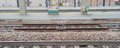 Un giunto isolato installato in occasione dei lavori di attivazione dell'apparato ACC (giunto non ancora attivo-cortocircuitato)